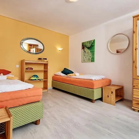 Theresienhof Konukevi Petschnitzen