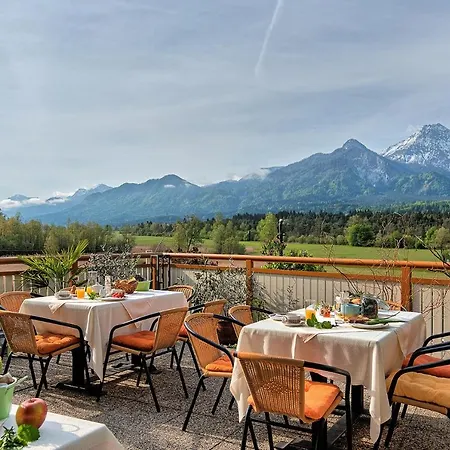 Konukevi Theresienhof 3*