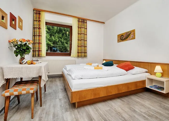 Theresienhof بيت ضيافة Petschnitzen